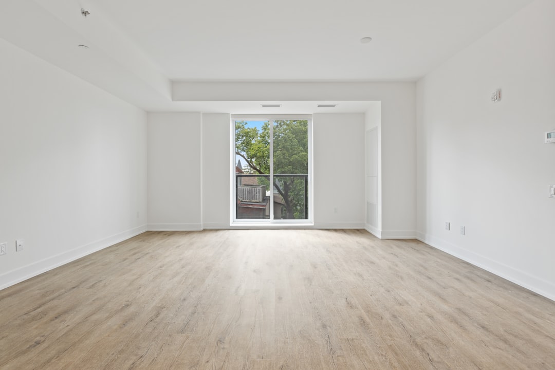 Best Living Room Flooring: Hardwood vs LVP vs Tile